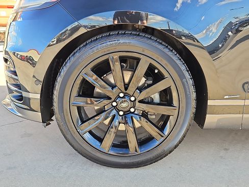 Used 2018 Land Rover Range Rover Velar R-Dynamic SE image 5