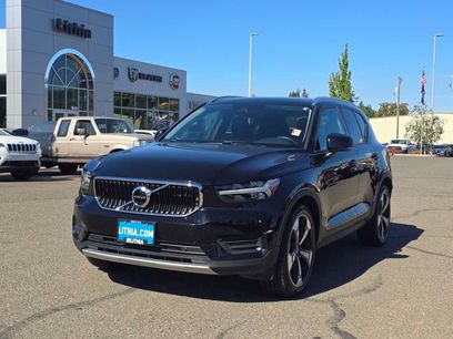 Used 2019 Volvo XC40 T5 Momentum