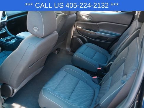 Used 2023 GMC Acadia SLE w/ Driver Convenience Package FWD image 32