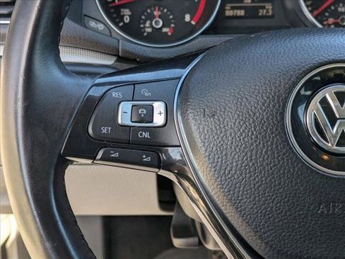 Used 2018 Volkswagen Passat 2.0T SE image 6
