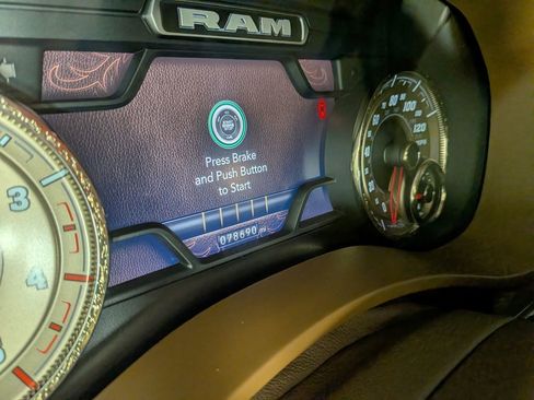 Used 2022 RAM 2500 Limited image 23