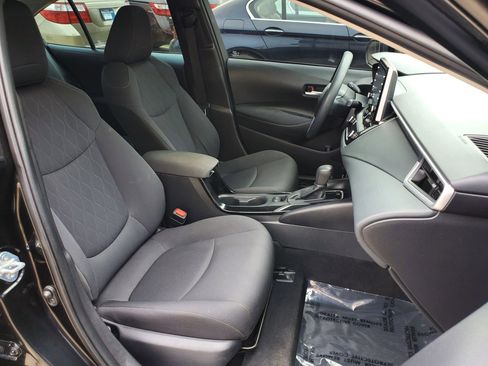 Used 2021 Toyota Corolla LE image 23