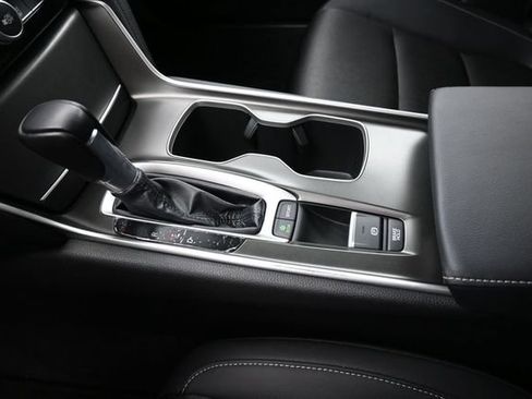 Used 2018 Honda Accord Sport image 9
