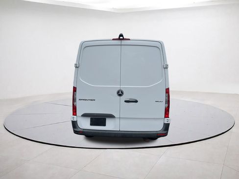 Used 2019 Mercedes-Benz Sprinter 1500 image 21
