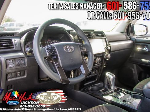 Used 2020 Toyota 4Runner TRD Off-Road AWD/4WD image 7