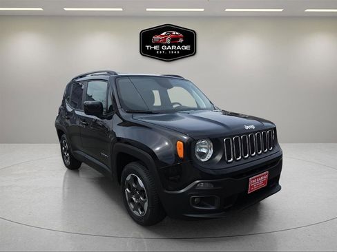 Used 2018 Jeep Renegade Latitude FWD image 8