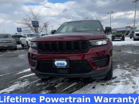 New 2025 Jeep Grand Cherokee Laredo image 3