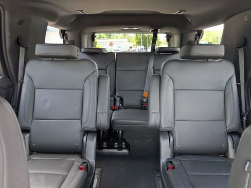 Used 2023 Chevrolet Tahoe LT w/ Luxury Package AWD/4WD image 16