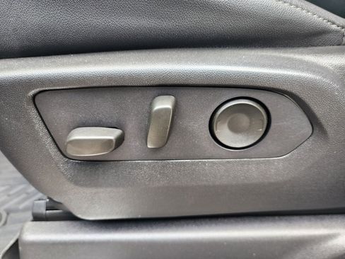 Used 2024 Chevrolet Silverado 2500 LTZ w/ LTZ Convenience Package image 27