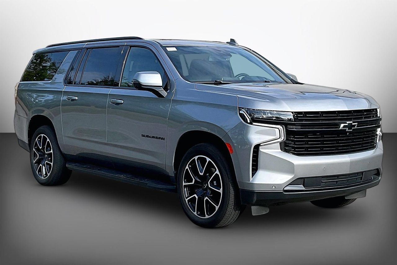Used 2024 Chevrolet Suburban RST w/ Luxury Package AWD/4WD image 1