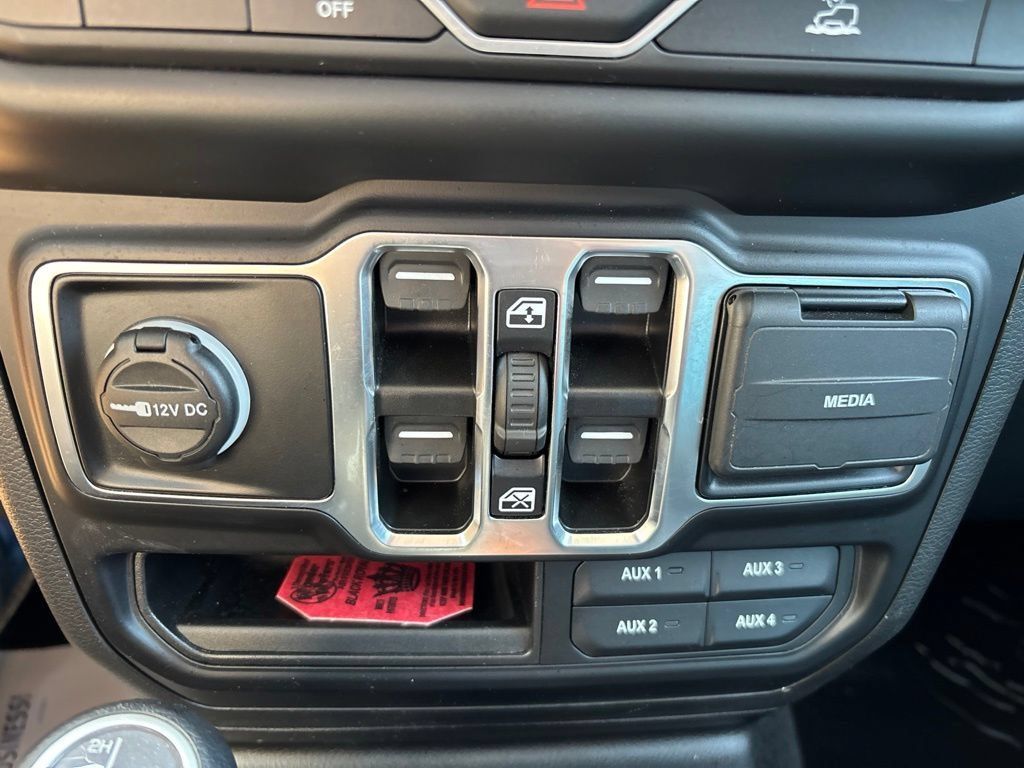 Used 2023 Jeep Wrangler Unlimited AWD/4WD image 42