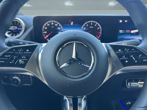 Used 2025 Mercedes-Benz GLA 250 image 16