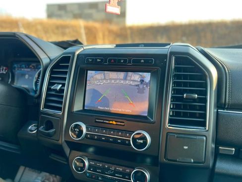 Used 2020 Ford Expedition Limited image 22