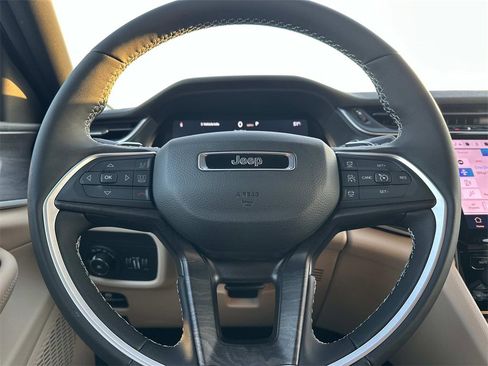 New 2025 Jeep Grand Cherokee L Limited image 15