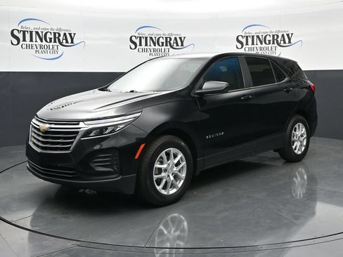 Used 2023 Chevrolet Equinox LS FWD image 4