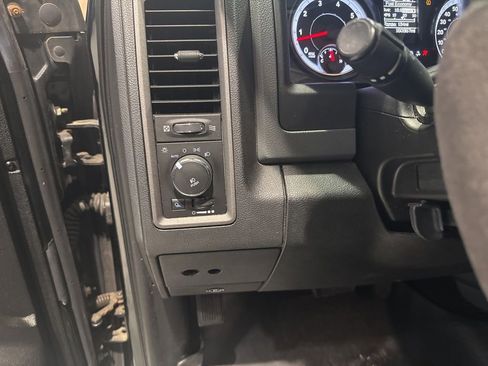 Used 2014 RAM 1500 Express image 9