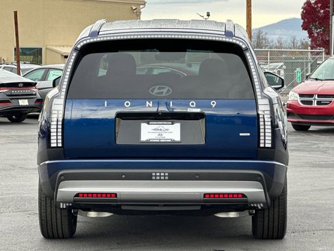 New 2026 Hyundai Ioniq 9 SE image 5