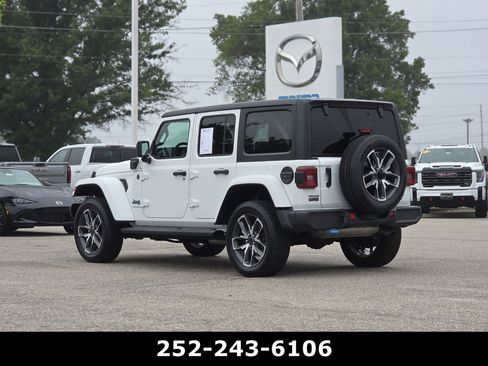 Used 2024 Jeep Wrangler Unlimited w/ Convenience Group AWD/4WD image 5