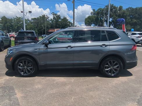 Used 2024 Volkswagen Tiguan SE FWD image 8
