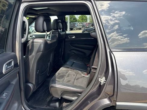 Used 2017 Jeep Grand Cherokee Trailhawk AWD/4WD image 19