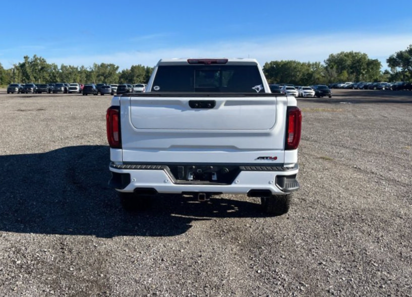 Used 2023 GMC Sierra 1500 AT4 w/ Technology Package AWD/4WD image 8