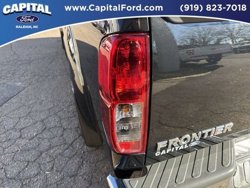Used 2020 Nissan Frontier SV image 15