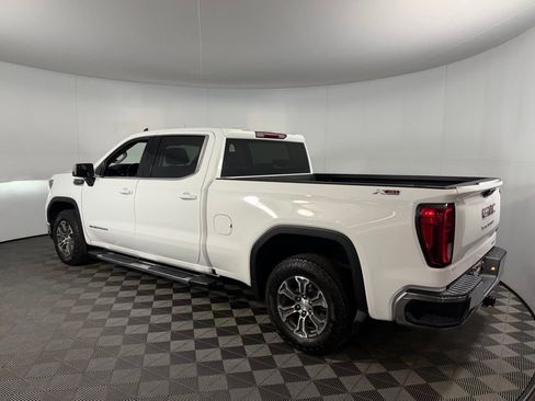 Used 2023 GMC Sierra 1500 SLE image 9