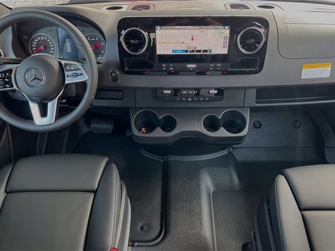 Used 2024 Mercedes-Benz Sprinter 144 Cargo image 12