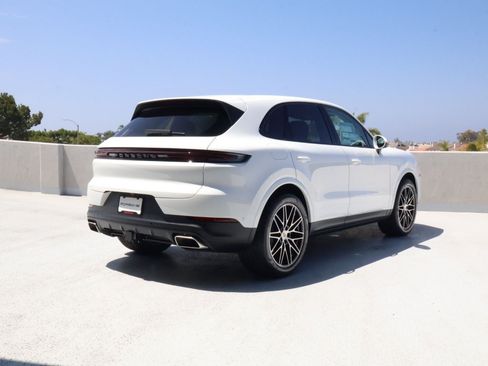 New 2026 Porsche Cayenne AWD/4WD image 9