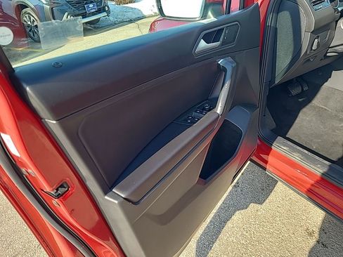 Used 2019 Volkswagen Tiguan SE w/ Panoramic Sunroof Package image 10