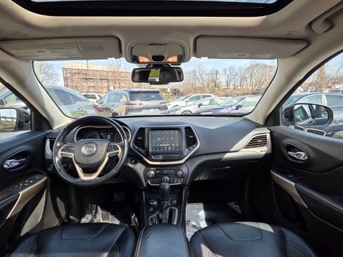 Used 2018 Jeep Cherokee Limited AWD/4WD image 27