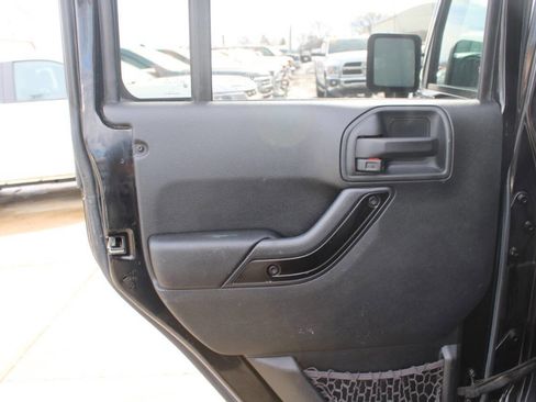 Used 2016 Jeep Wrangler Unlimited Sport image 15