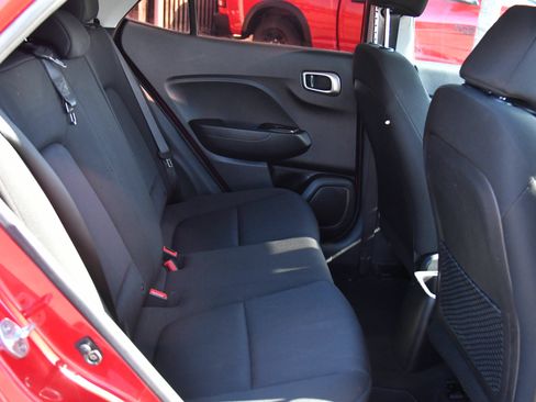 Used 2022 Hyundai Venue SE w/ Cargo Package FWD image 36