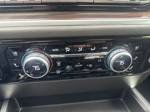 Used 2025 GMC Sierra 1500 SLT image 20