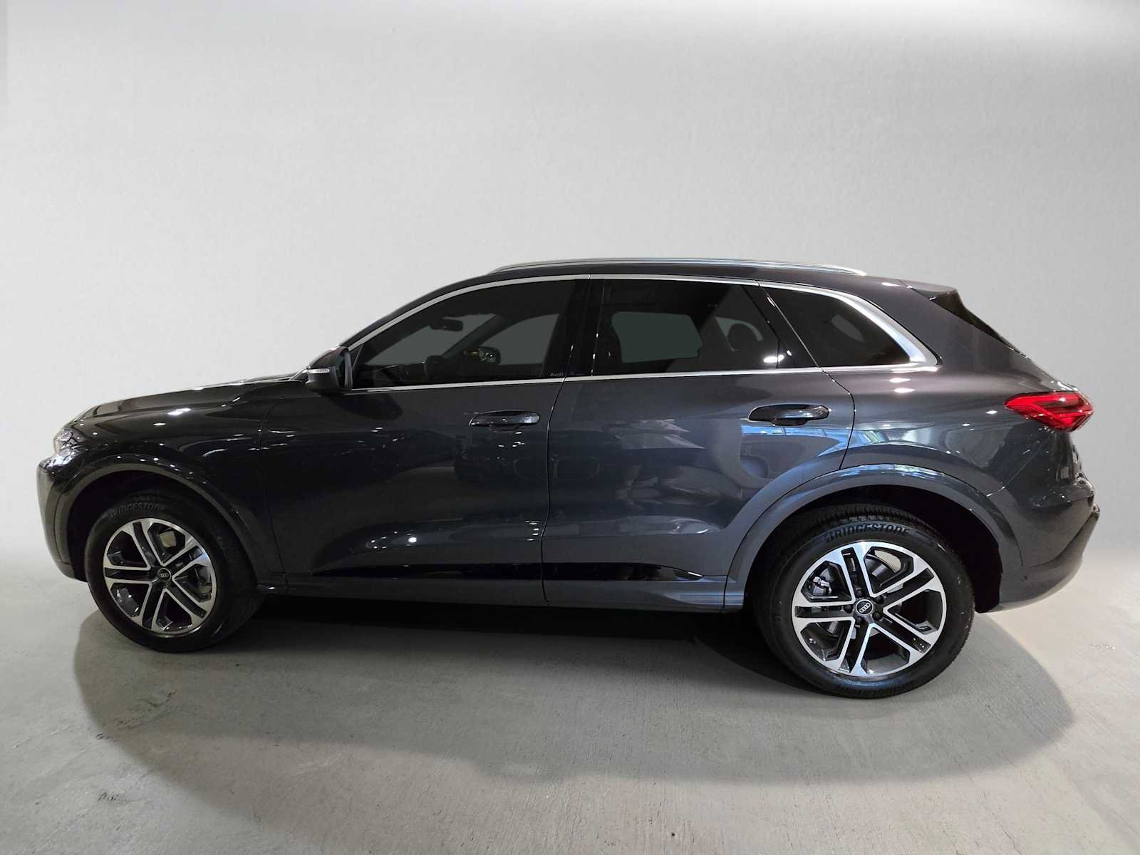 Used 2025 Audi Q5 Premium AWD/4WD image 5