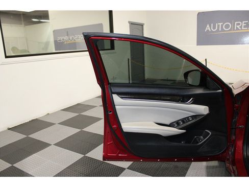 Used 2021 Honda Accord EX image 11