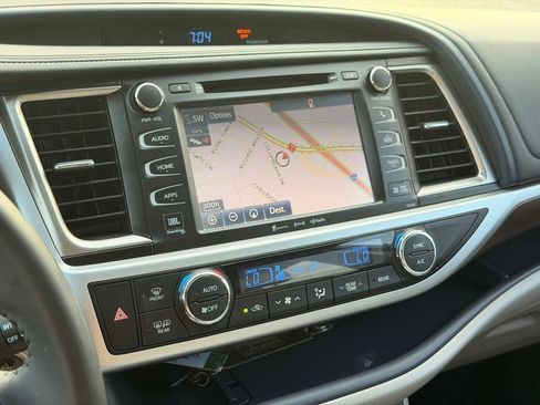 Used 2016 Toyota Highlander Limited FWD image 36