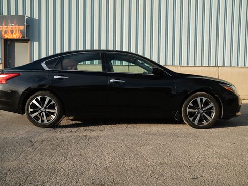 Used 2016 Nissan Altima 2.5 SR image 9
