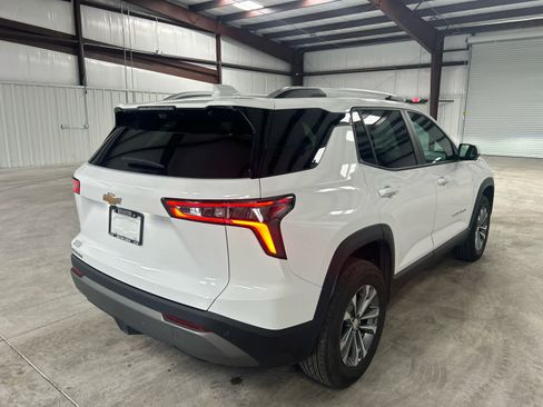 Used 2025 Chevrolet Equinox LT w/ Convenience Package II image 5