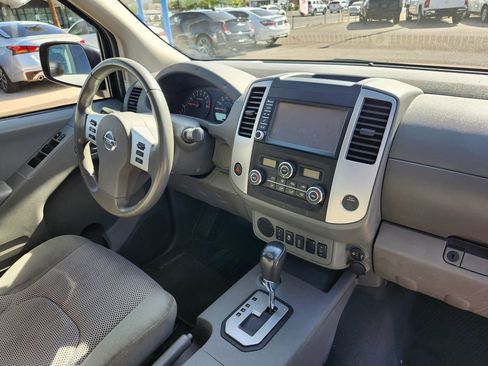Used 2020 Nissan Frontier SV RWD image 21