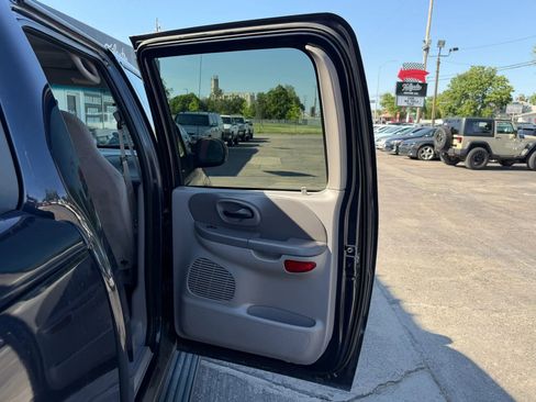 Used 2001 Ford F150 Lariat AWD/4WD image 16