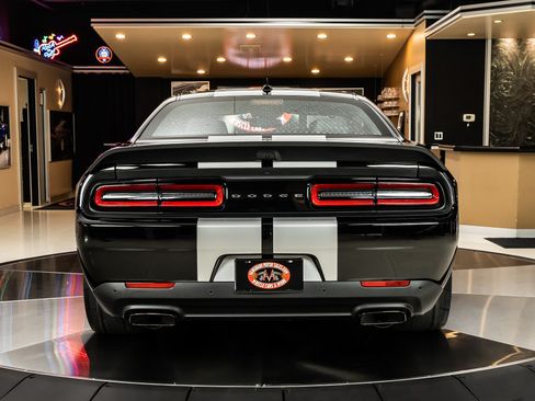 Used 2021 Dodge Challenger SRT Super Stock RWD image 14