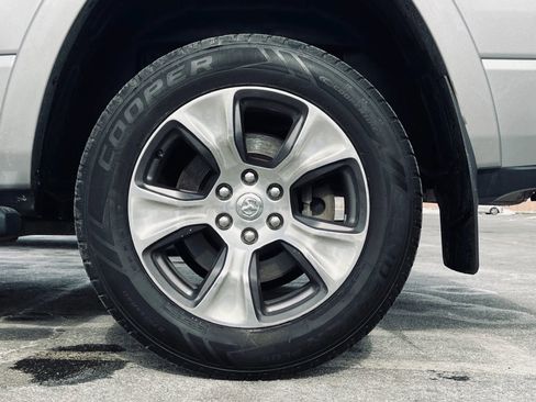 Used 2019 RAM 1500 Laramie image 30