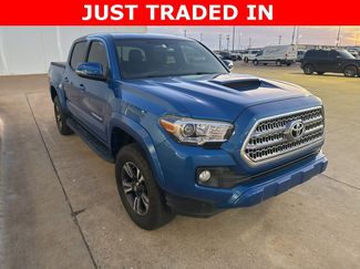 Used 2017 Toyota Tacoma TRD Sport video 1