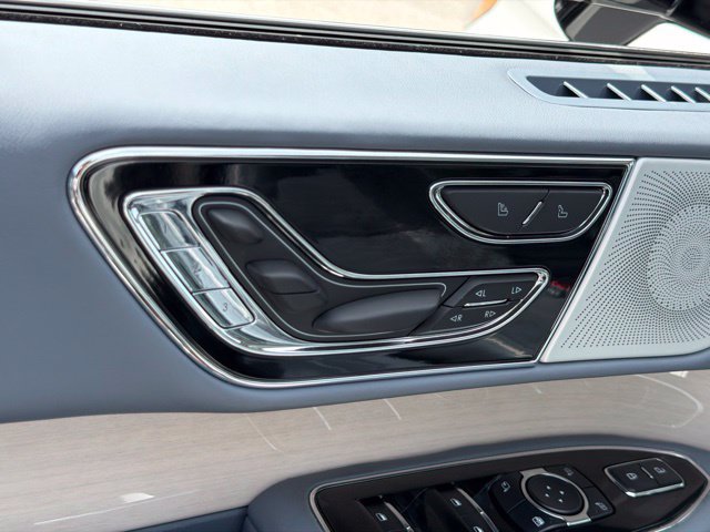 Used 2024 Lincoln Navigator Black Label AWD/4WD image 11