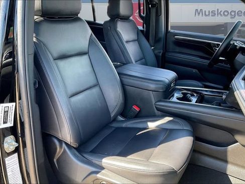 Used 2025 Chevrolet Tahoe Z71 AWD/4WD image 29