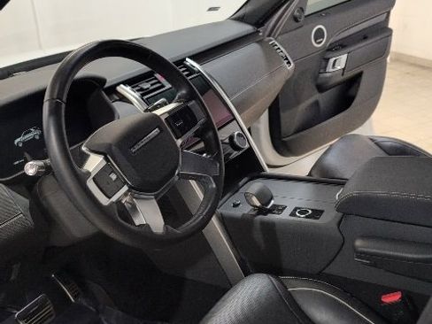 Used 2022 Land Rover Discovery S R-Dynamic image 10