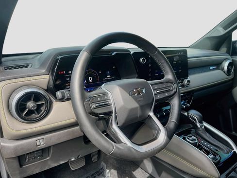 Used 2026 Chevrolet Colorado ZR2 w/ Technology Package AWD/4WD image 9