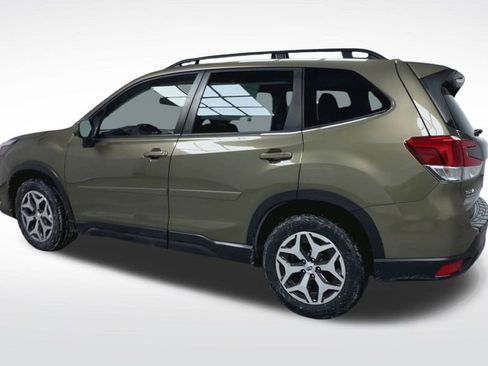 Used 2023 Subaru Forester Premium image 21