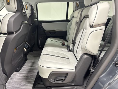 Used 2025 Rivian R1S Adventure Dual AWD/4WD image 21